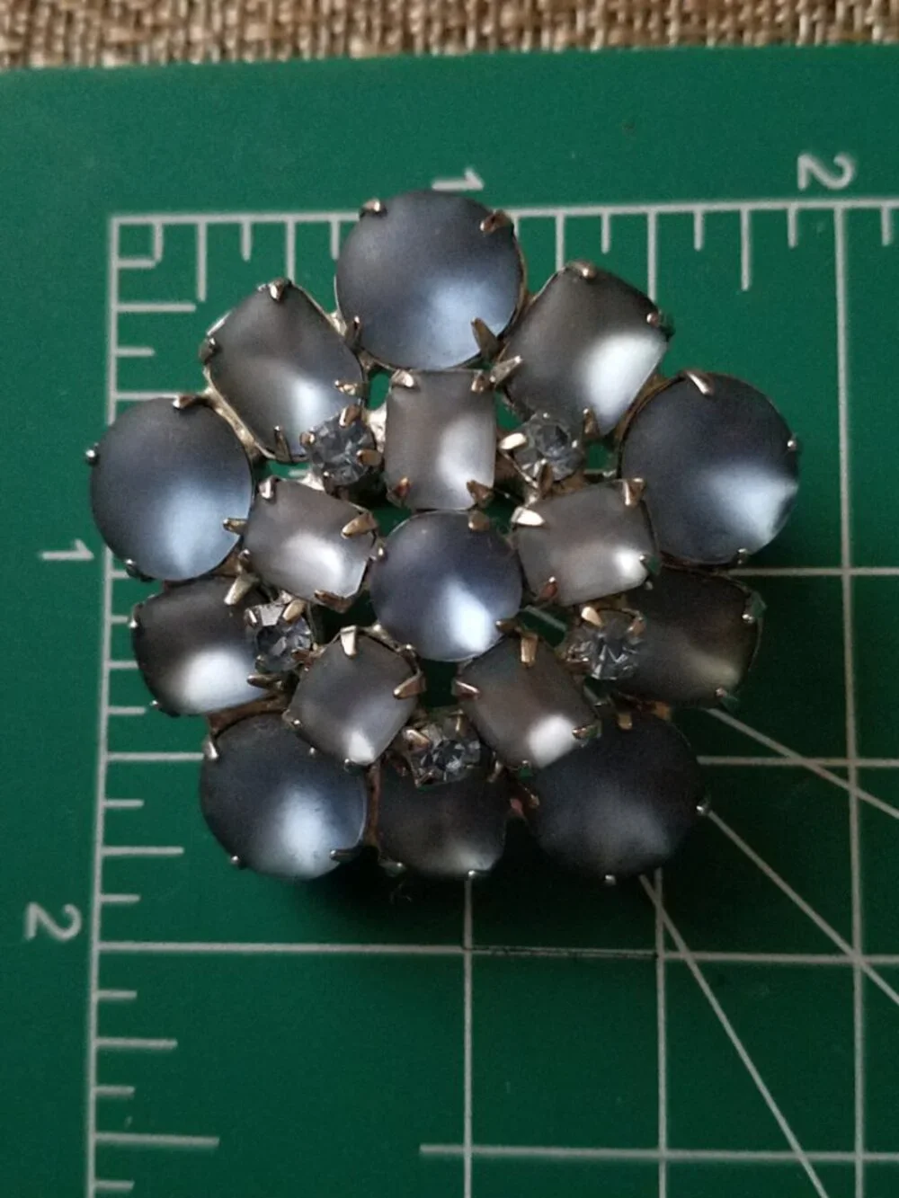 Vintage Weiss Blue Frosted Rhinestone Brooch